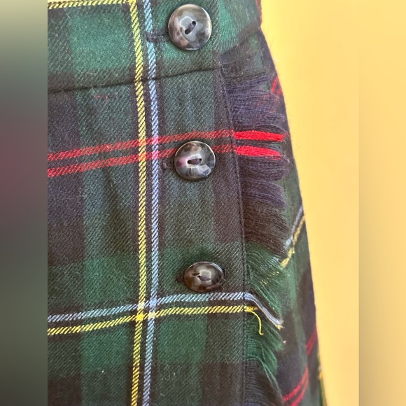 Talbots Green Multi Color Wrap Plaid Skirt Button Closure & Fringe Side Sz 10P. - Picture 6 of 11